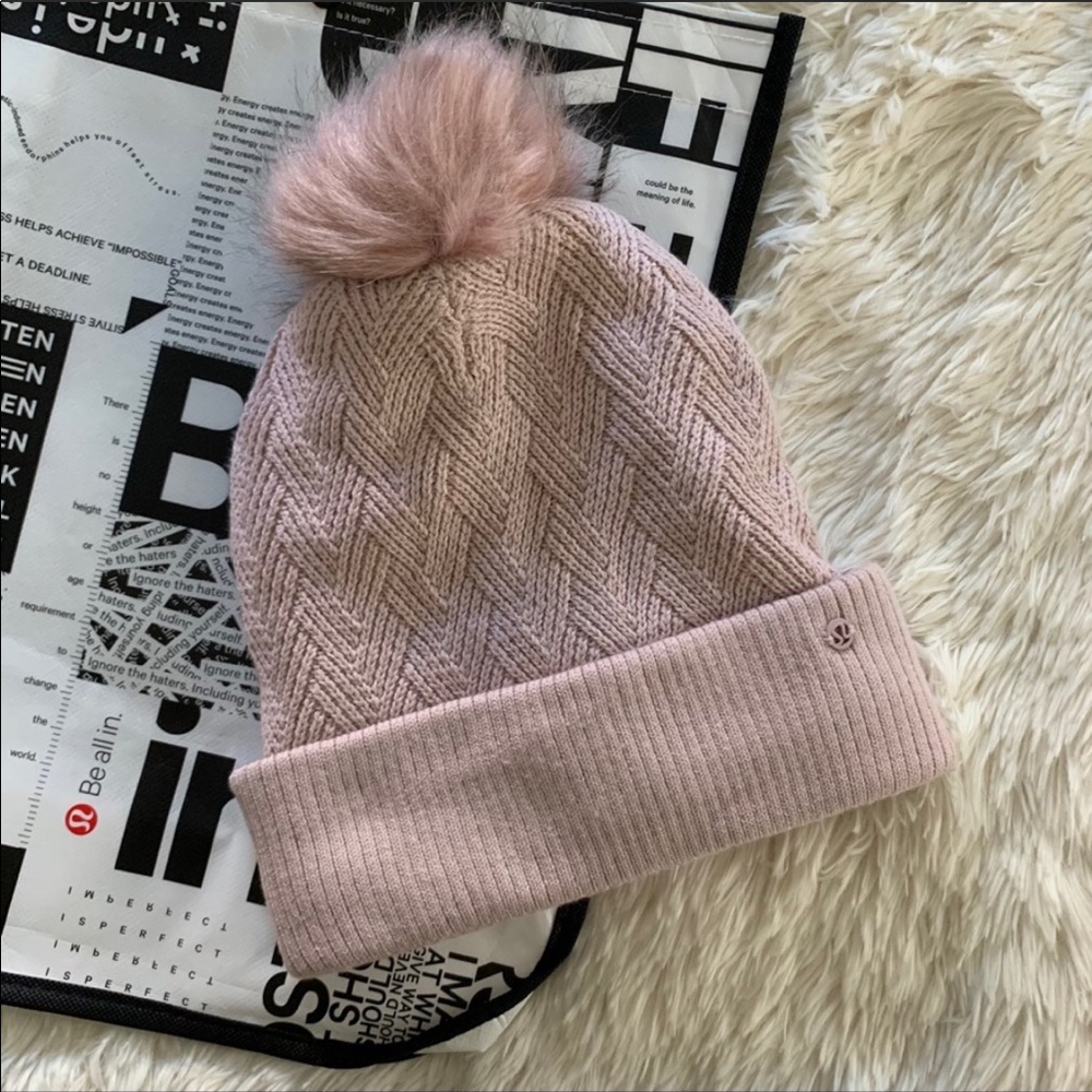 Lululemon Sherpa Weave Pom Beanie (hat)